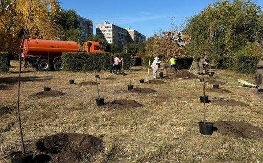 В Оренбурге продолжается благоустройство аллеи детства