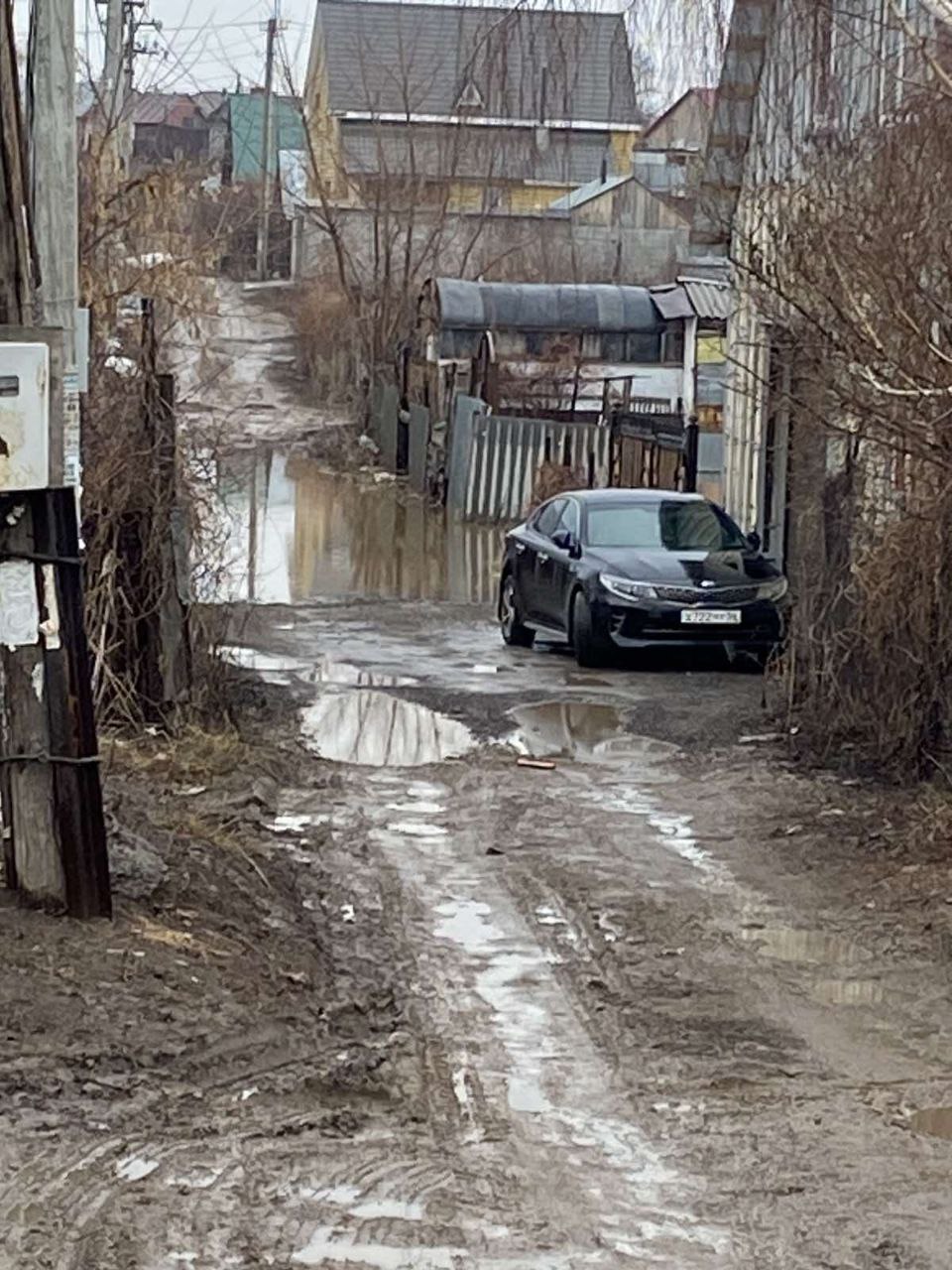 Ул уральская оренбург затопило. Оренбург наводнение. Весенний паводок. Весеннее половодье. Паводок Оренбург.