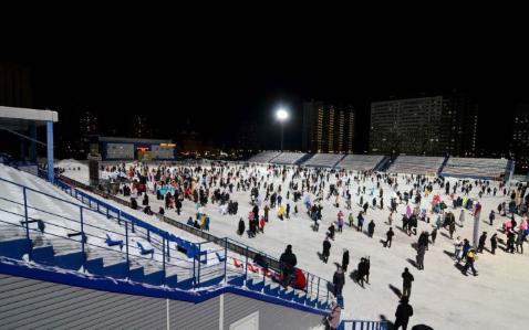 «Вечер на коньках»  собрал на катках сотни оренбуржцев