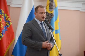Сергей Салмин поздравил оренбуржцев с Днем защитника Отечества